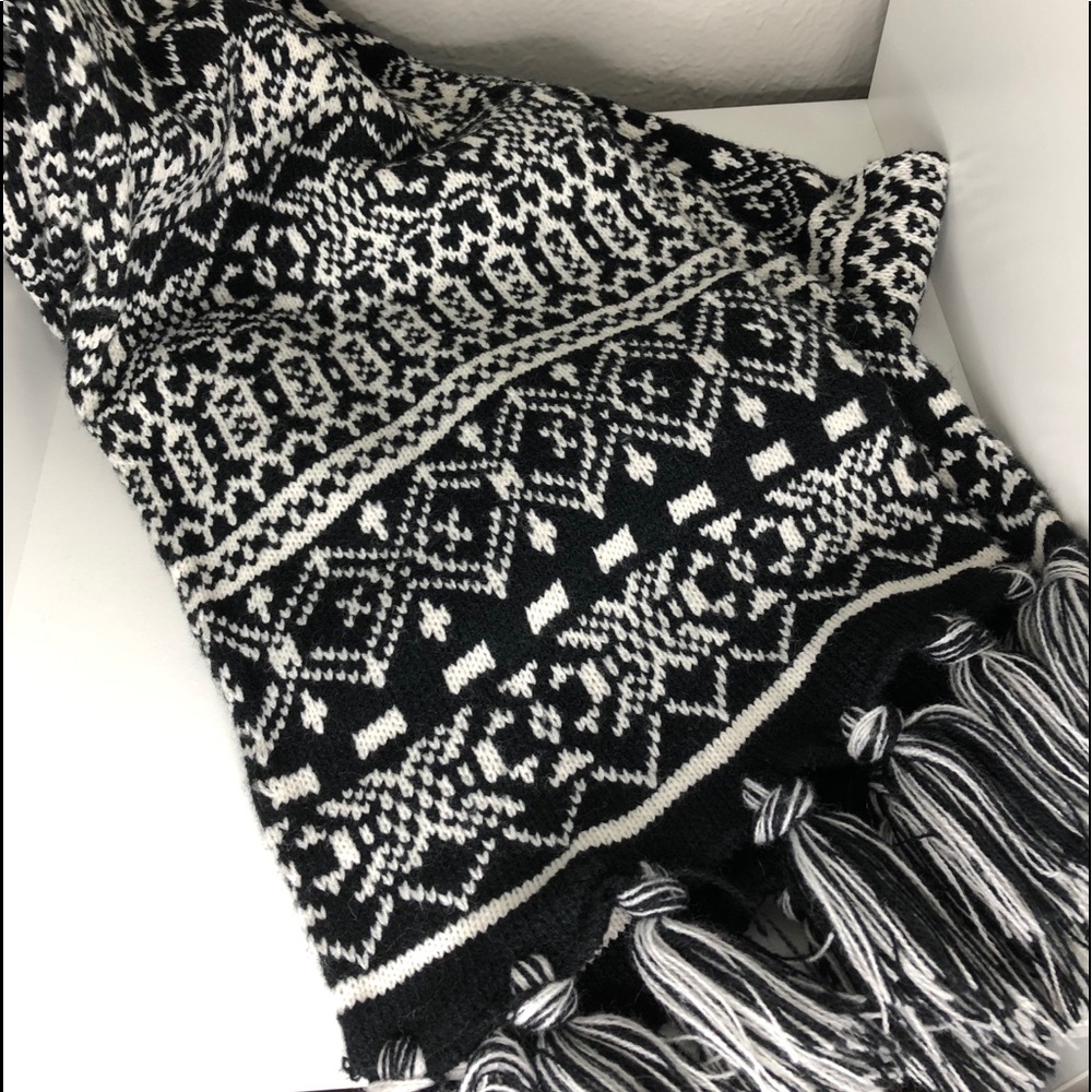 3for$10 H&M Scarf - Picture 6 of 7